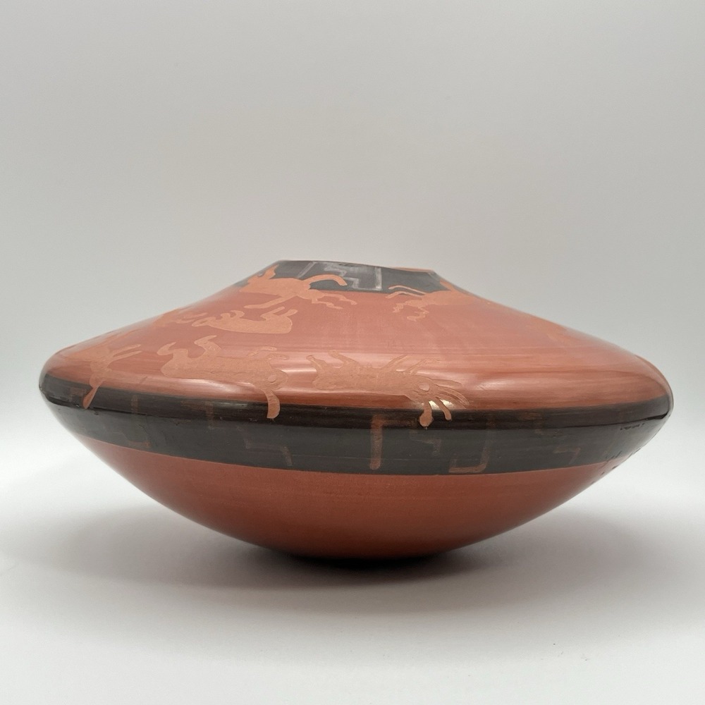 Sichaun Peruvian Cusco Pottery Seed Jar / Bowl Etched Animals 2005 Ollantaytambo